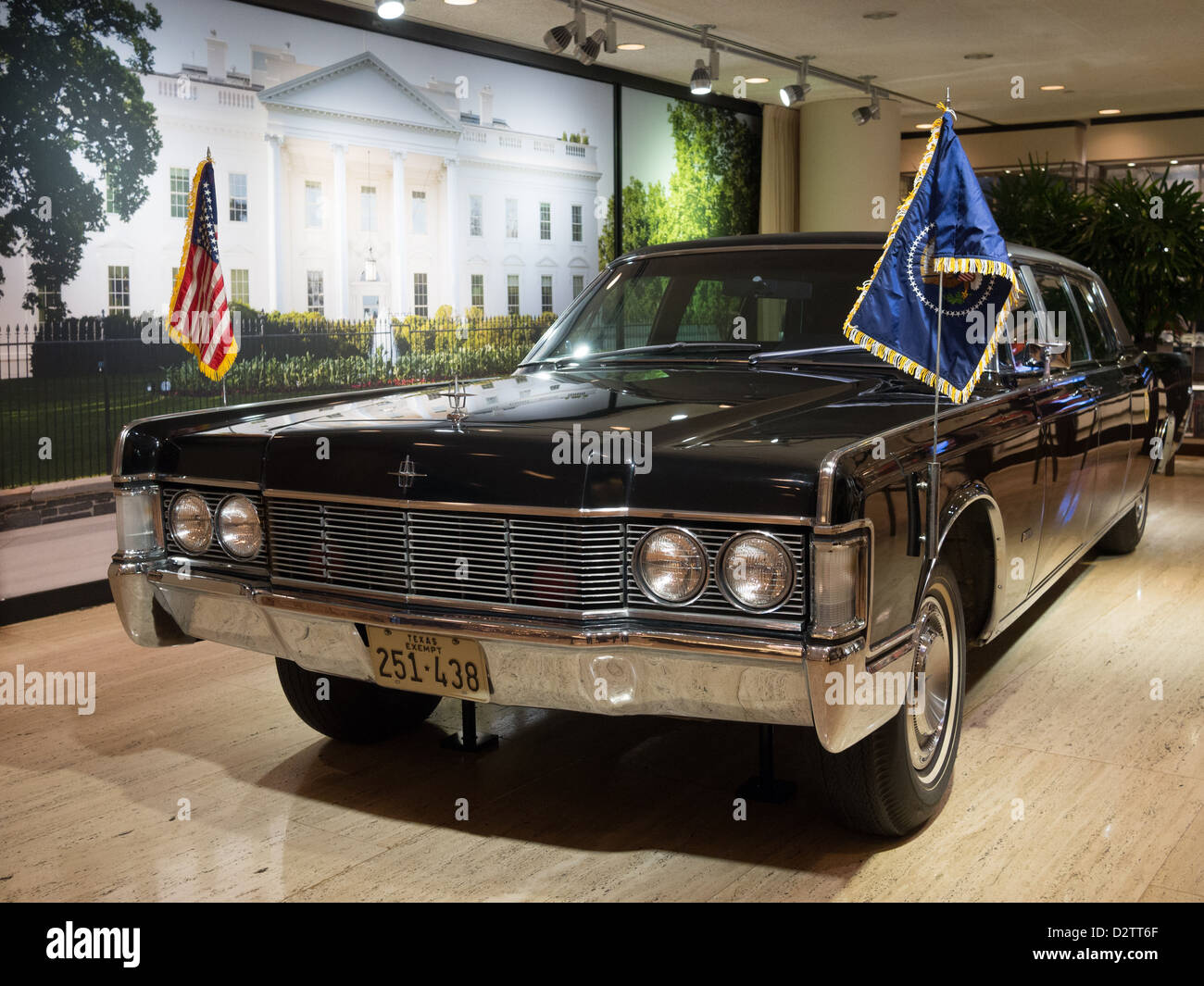 A prova di proiettile Presidential Limousine in LBJ Museum di Austin in Texas Foto Stock
