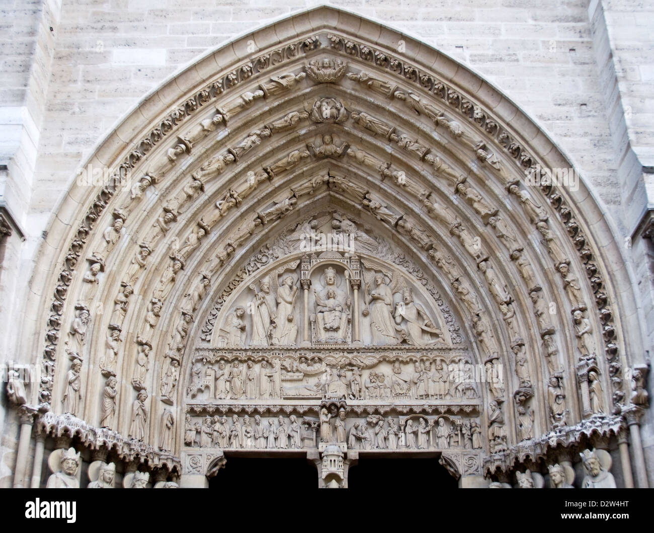 Il giudizio ultimo portale sulla facciata ovest della cattedrale di Notre Dame de Paris - Parigi, Francia Foto Stock