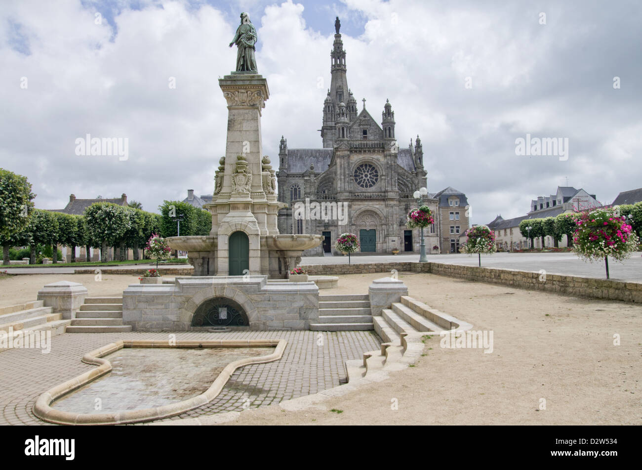 Fontana miracolosa Sainte Anne d'Auray basilica Foto Stock