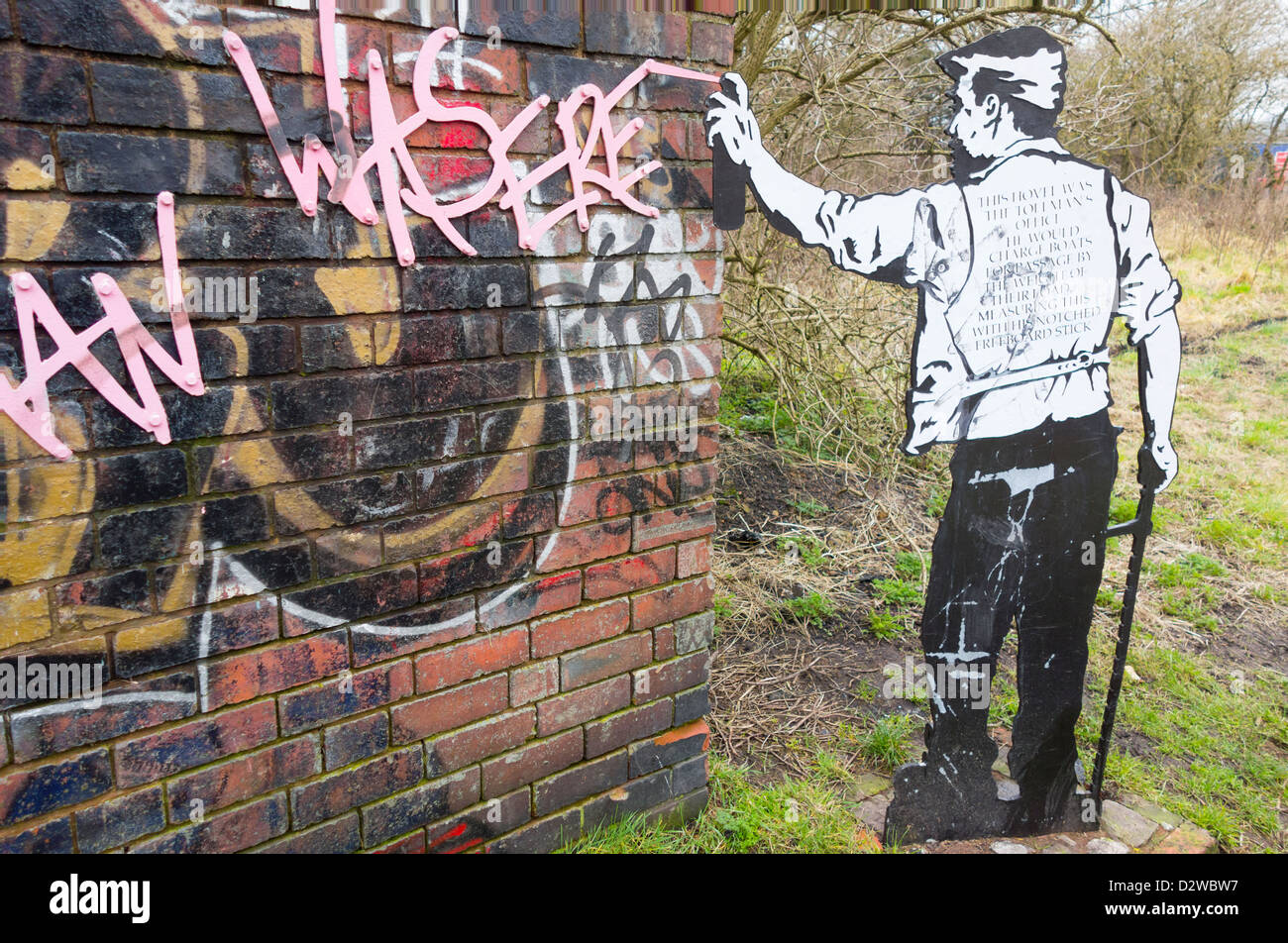 Il lavoro artistico, la quale costituisce parte di un sentiero di scultura, lungo il canale di Dudley n. 2 e disegnati dall'artista Luke Perry. Foto Stock