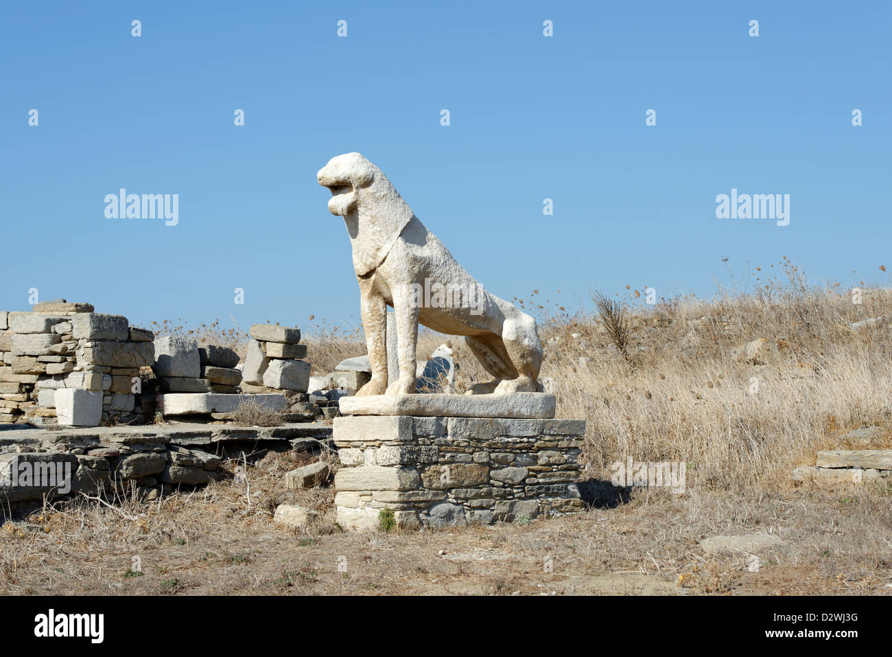 Delos. La Grecia. Grand fila di cinque leone in marmo sculture e predisposto dedicata dal Naxians nel VII secolo A.C. Foto Stock