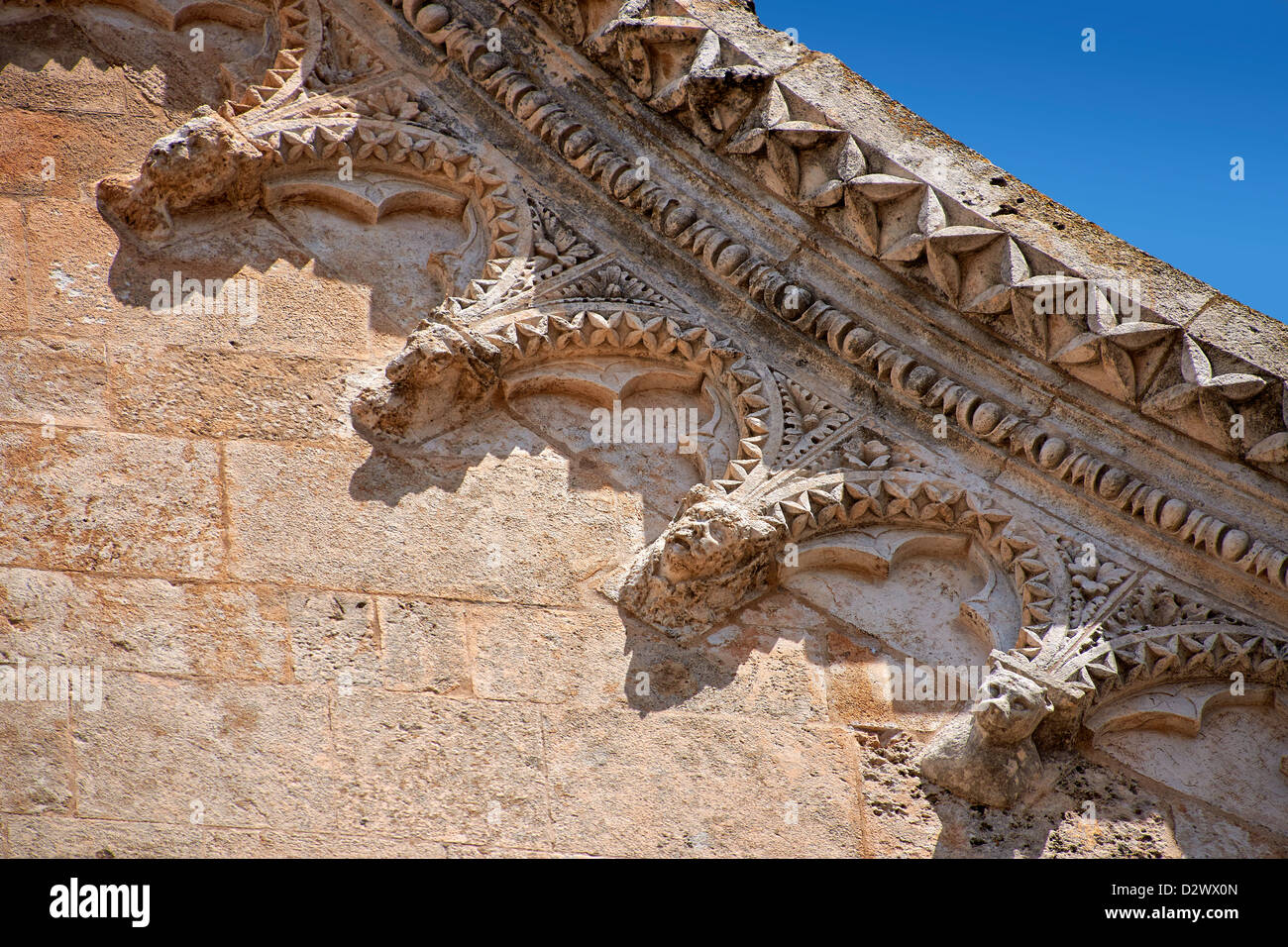 Il gotico italiano rilievo medievale dettagli architettonici , Ostuni Foto Stock