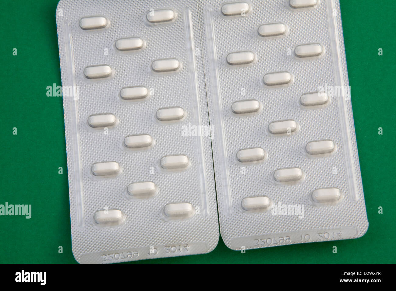 Close up Blister NHS Ezetimibe compresse di prescrizione di abbassamento di lipide per ridurre il colesterolo alto Foto Stock