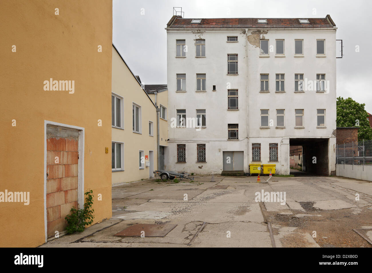 Berlino, Germania, ingresso murato su un complesso industriale Foto Stock