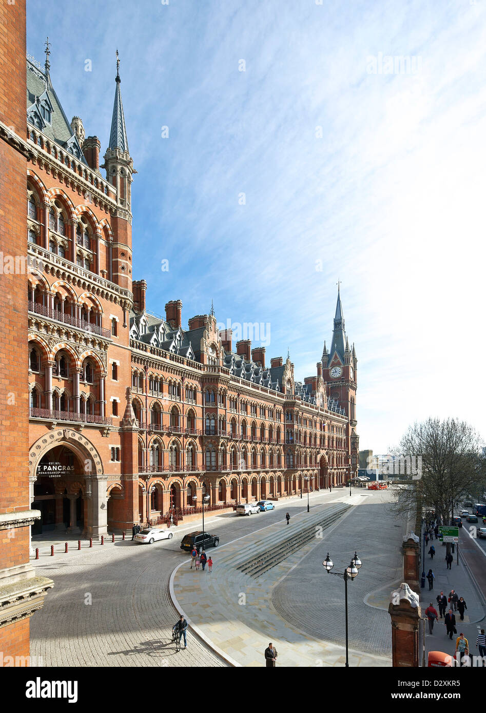 St Pancras Hotel, Londra, Regno Unito. Architetto: Sir Giles Gilbert Scott con Richard Griffiths Arco, 2011. Grand facciata pers Foto Stock