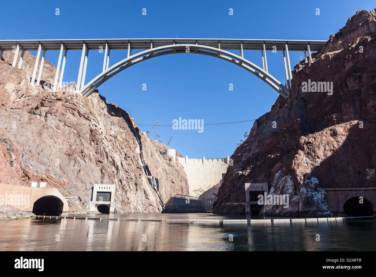 Di seguito lo storico della Diga di Hoover e il ponte sul fiume Colorado. Foto Stock
