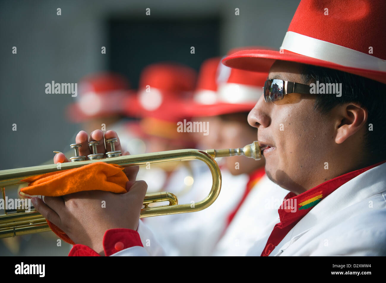 Suonatore di tromba, Carnevale, Oruro, Bolivia, Sud America Foto Stock