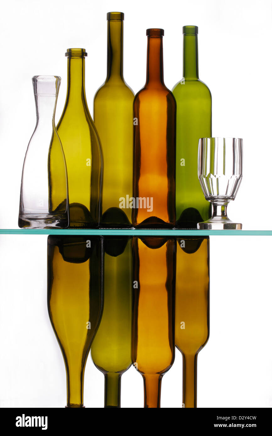 Varie bottiglie di vino Foto Stock
