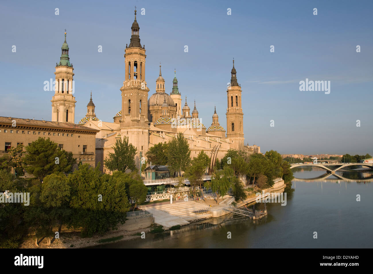 BASILICA CATTEDRALE DELLA MADONNA DEL PILASTRO Fiume Ebro ZARAGOZA Aragona Spagna Foto Stock