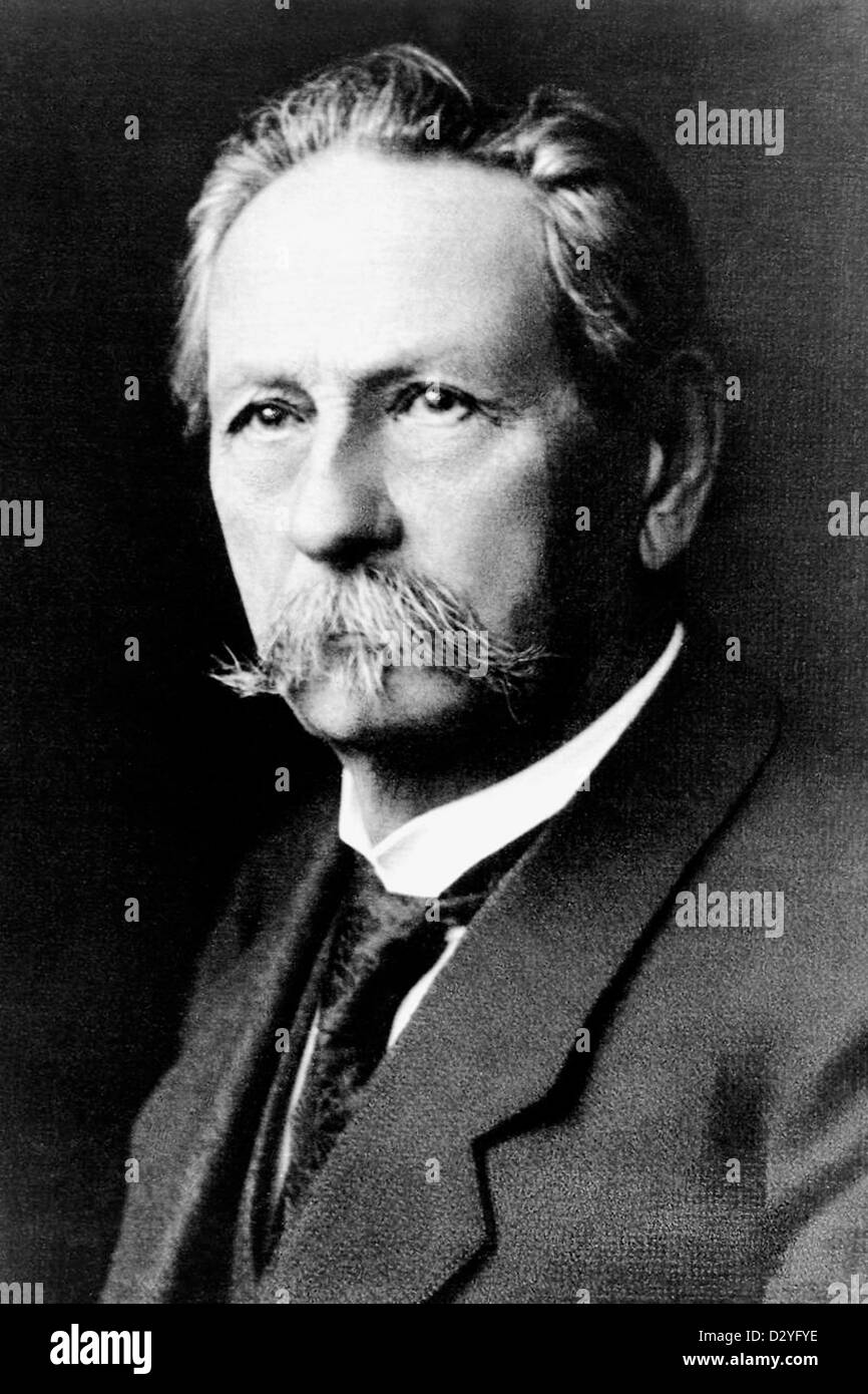 Karl Friedrich Benz motore tedesco designer e fondatore della casa automobilistica Mercedes-Benz. Foto Stock