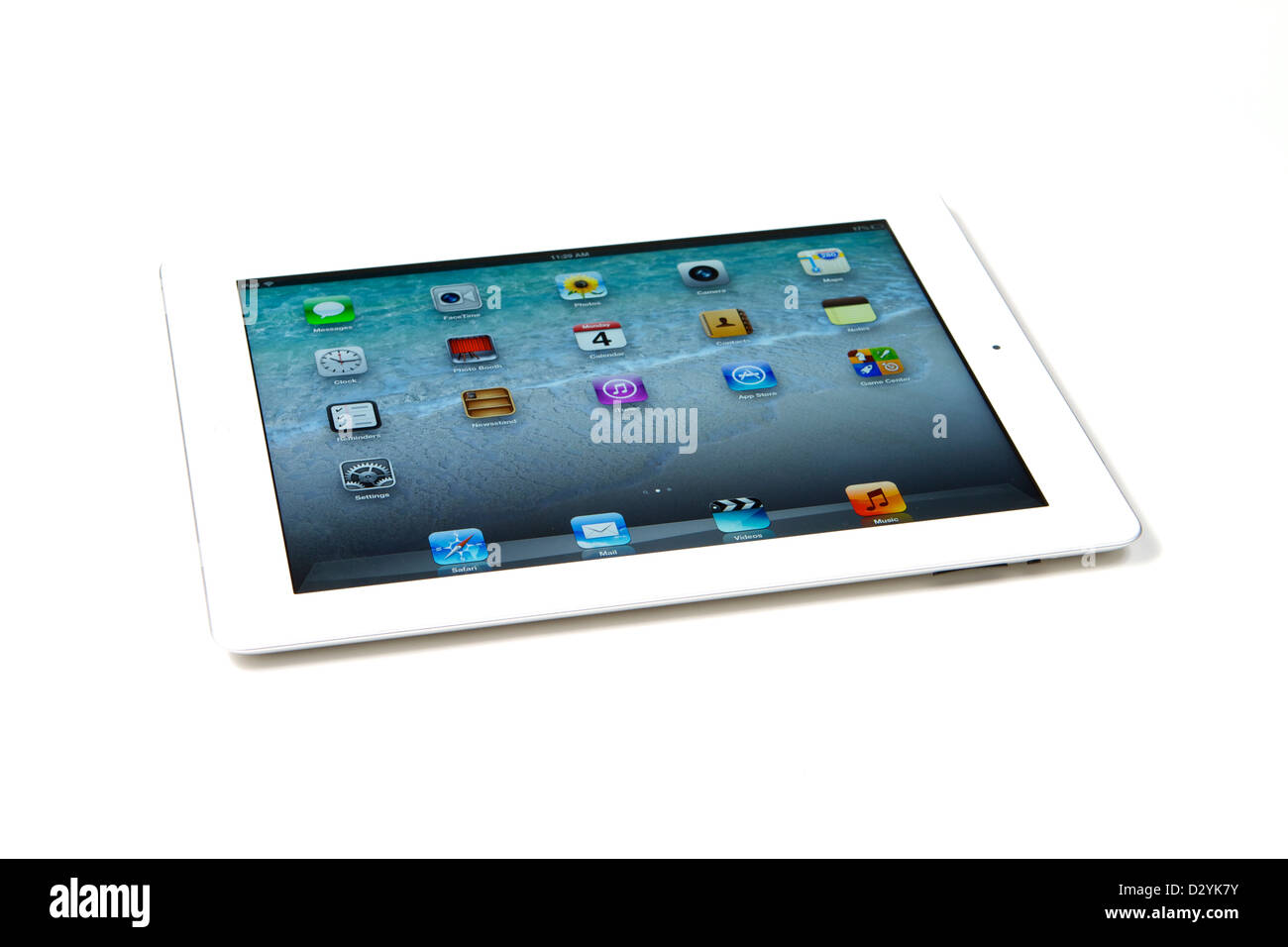 Ipad bianco su sfondo bianco che mostra il desktop display Retina Foto Stock