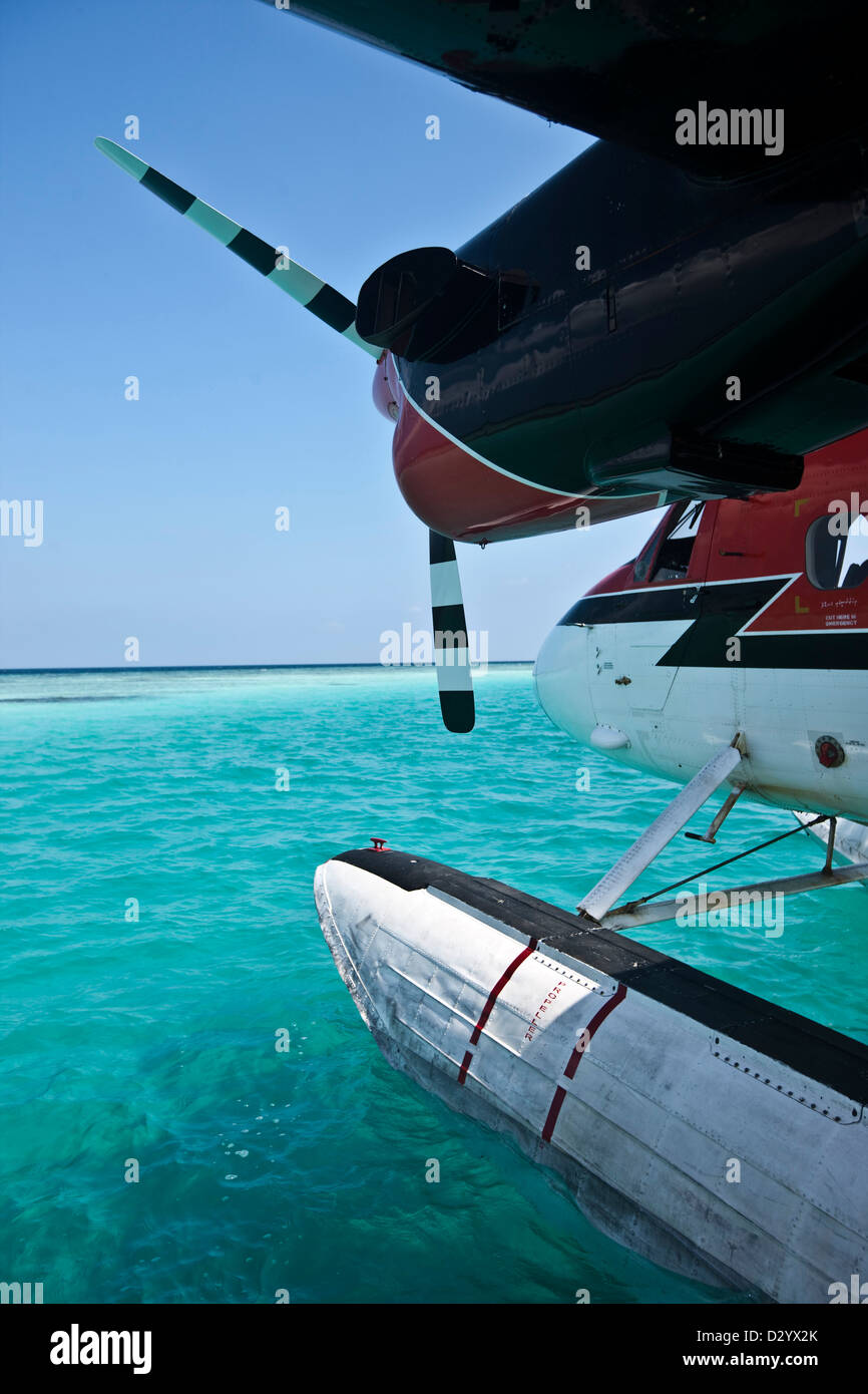 Piano in barca il collegamento a Kuda Hara, Maldive Foto Stock