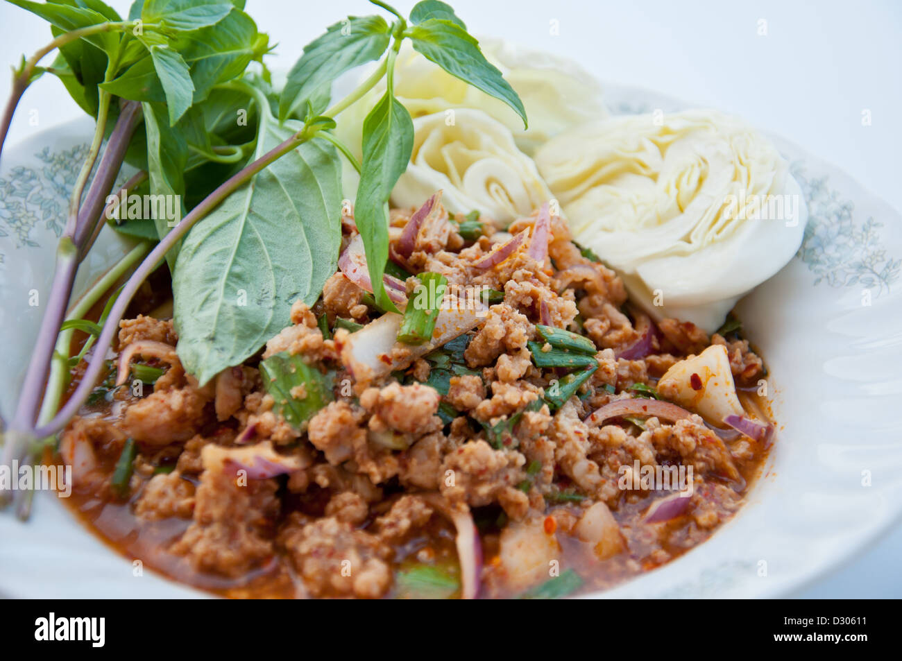 Delizioso cibo tailandese LARBMOO chiamata Foto Stock