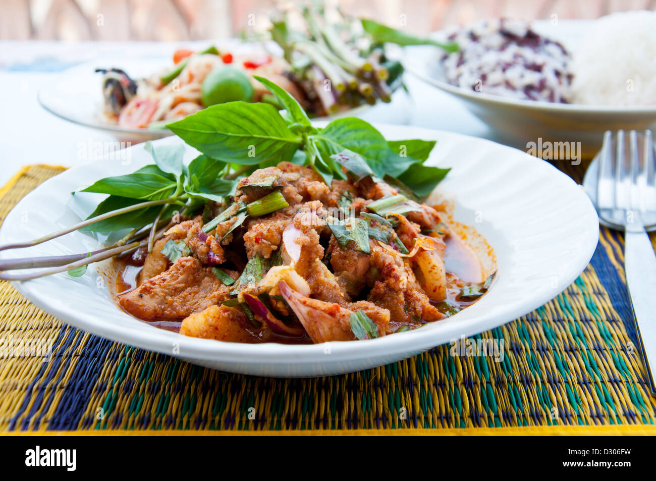 Il cibo tailandese NAMTOKMOO chiamata Foto Stock