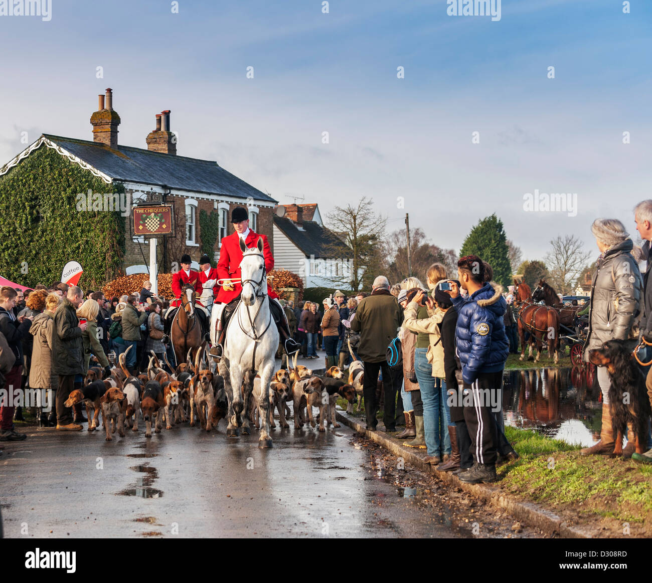 La caccia alla volpe - La caccia di Essex nel villaggio di matching verde, England, Regno Unito il Boxing Day Foto Stock