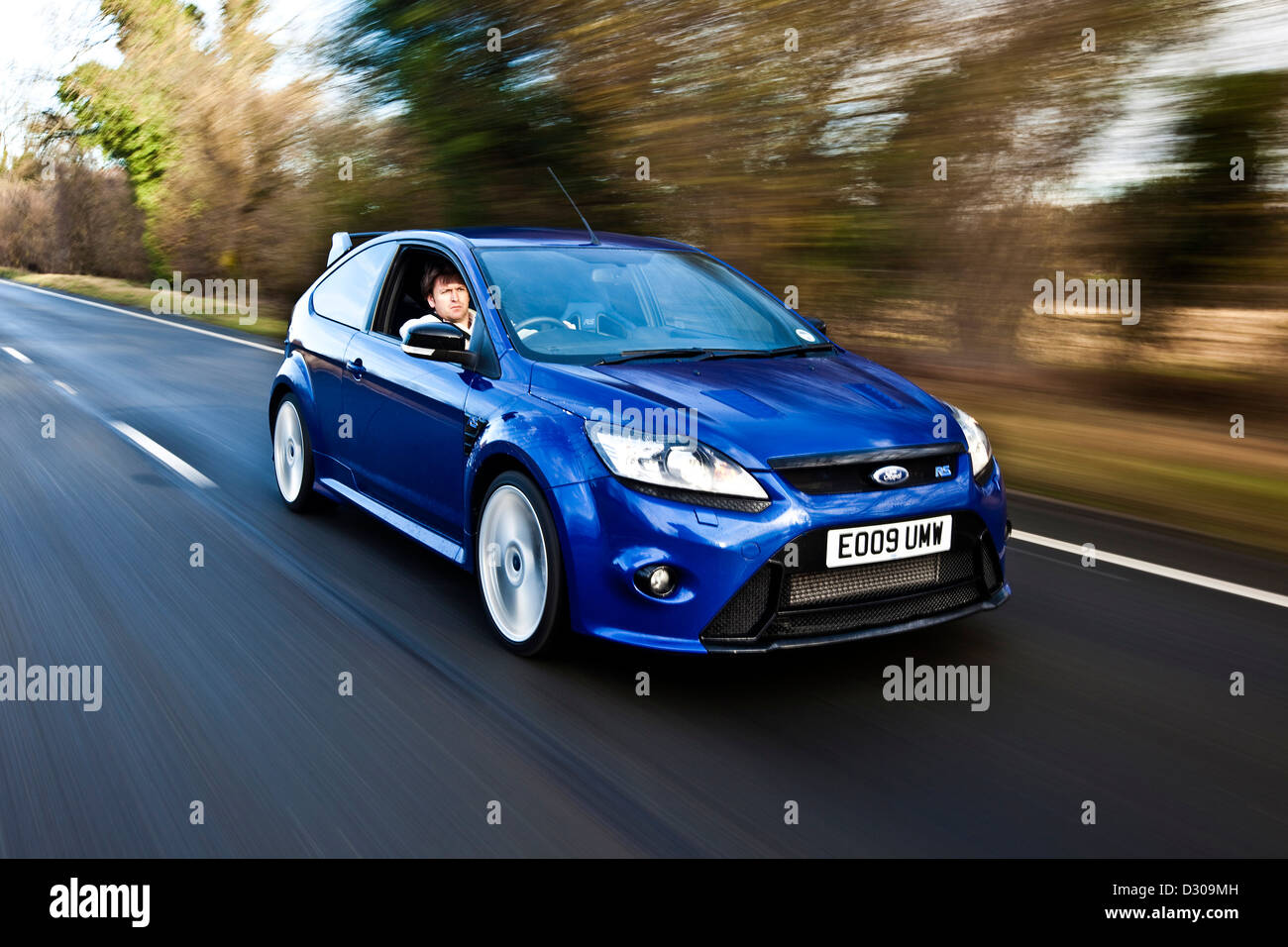 Lo Chef James Martin la guida blu Ford RS su strada, Winchester, Regno Unito, 27 11 09 Foto Stock