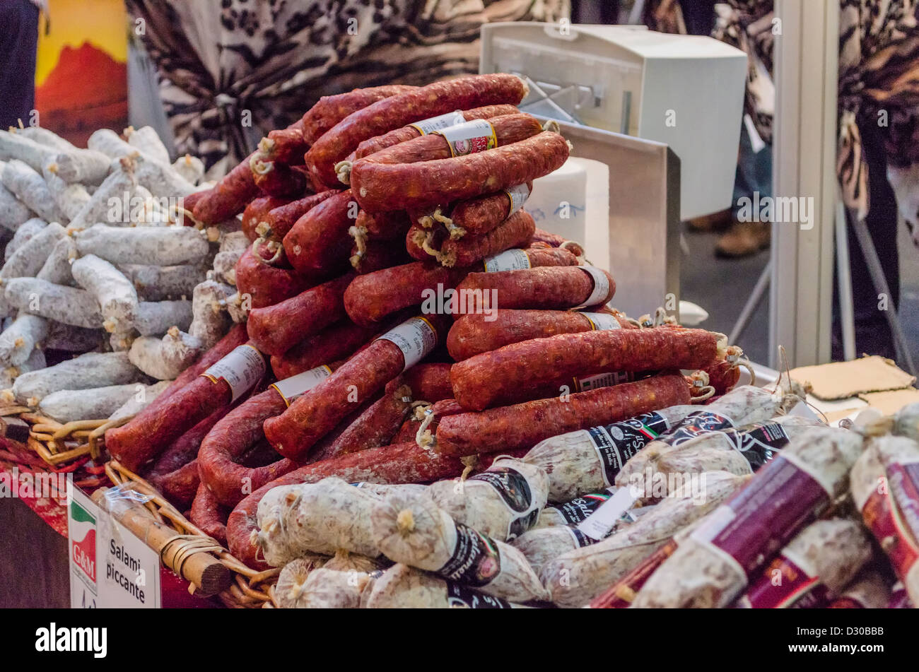 Salsicce in vendita presso "Settimana verde" di Berlino, Germania Foto Stock