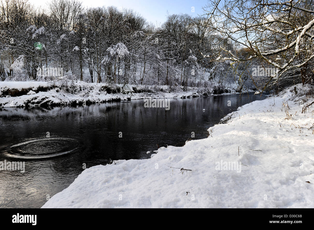 Neve invernale scene in Mosè Paese Gate Park, Little Lever, Bolton, Inghilterra. Foto Stock