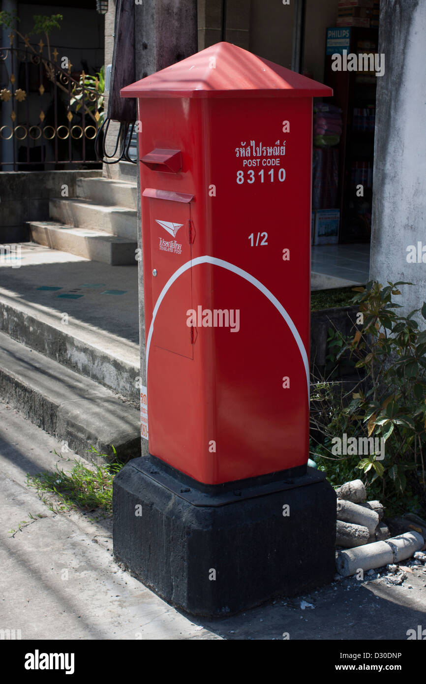Red Thai Letter Box Foto Stock