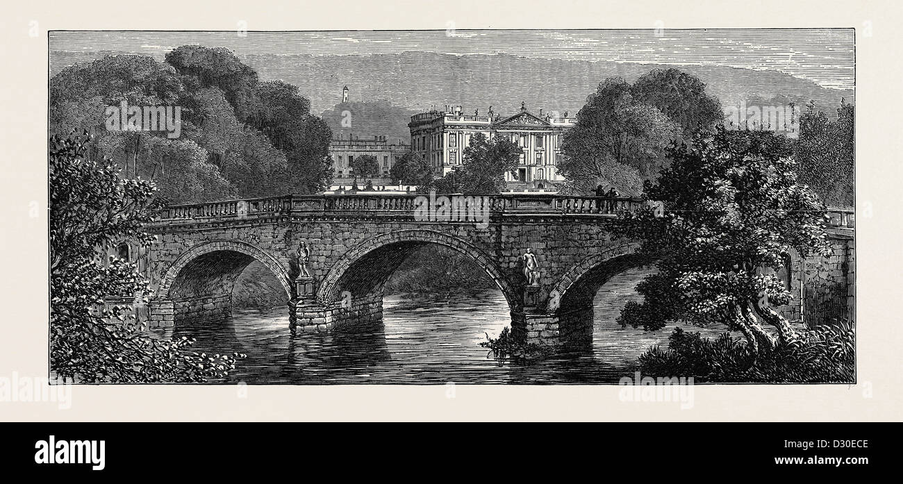 Il principe e la principessa di Galles a Chatsworth: IL PONTE A CHATSWORTH PARK Foto Stock