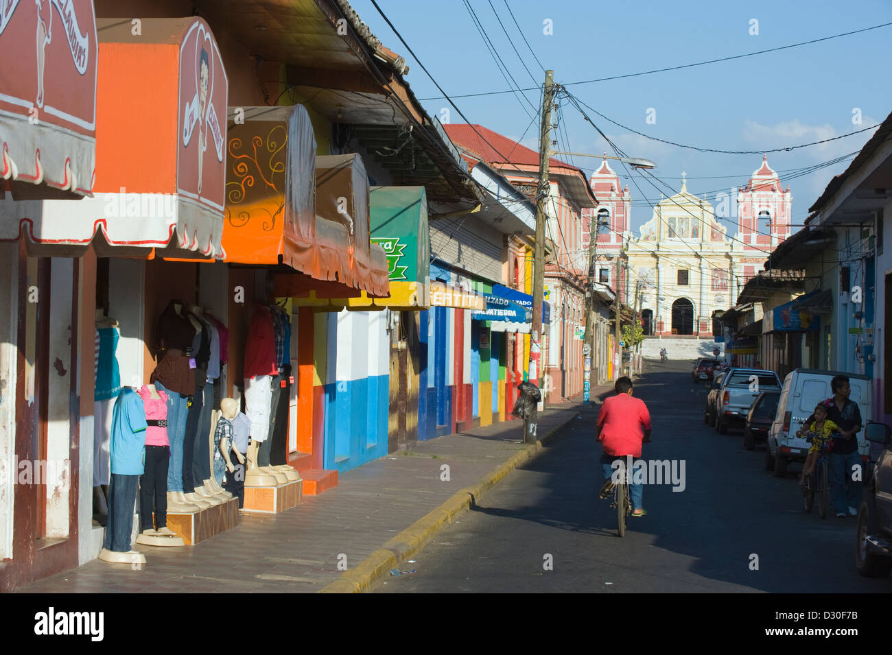 Strada che conduce al Igelsia el Calvario, Leon, Nicaragua america centrale Foto Stock