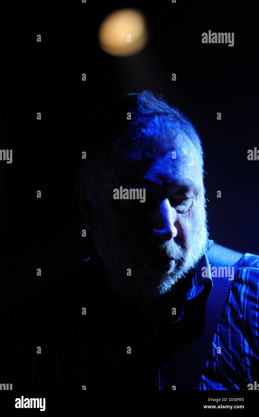 Barcellona, Spagna - 10 OTT: Peter gancio (Joy Division) esegue a Apolo il 10 ottobre 2010 a Barcellona, Spagna. Foto Stock