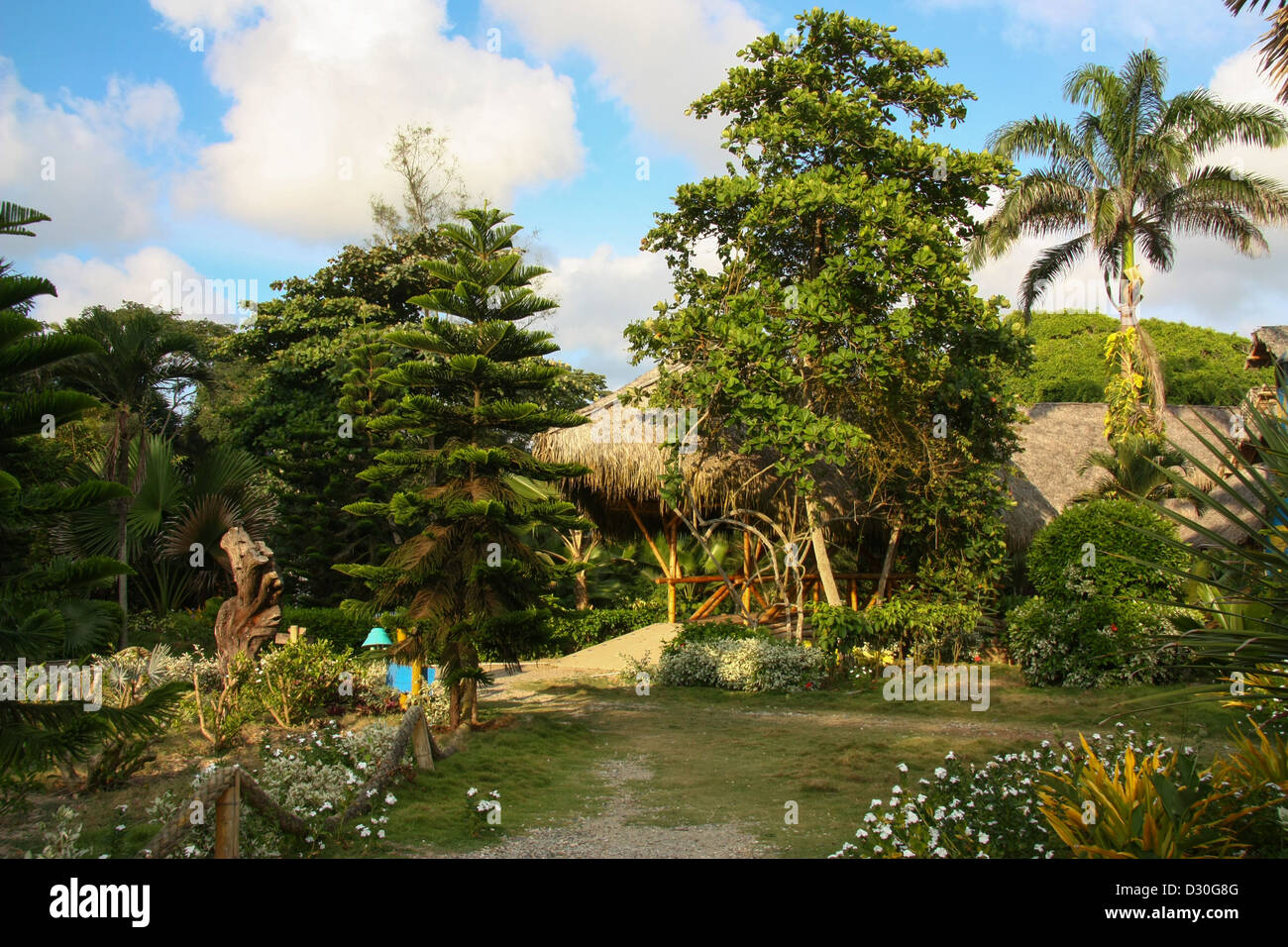 Giardini in un beach resort in Ecuador Foto Stock
