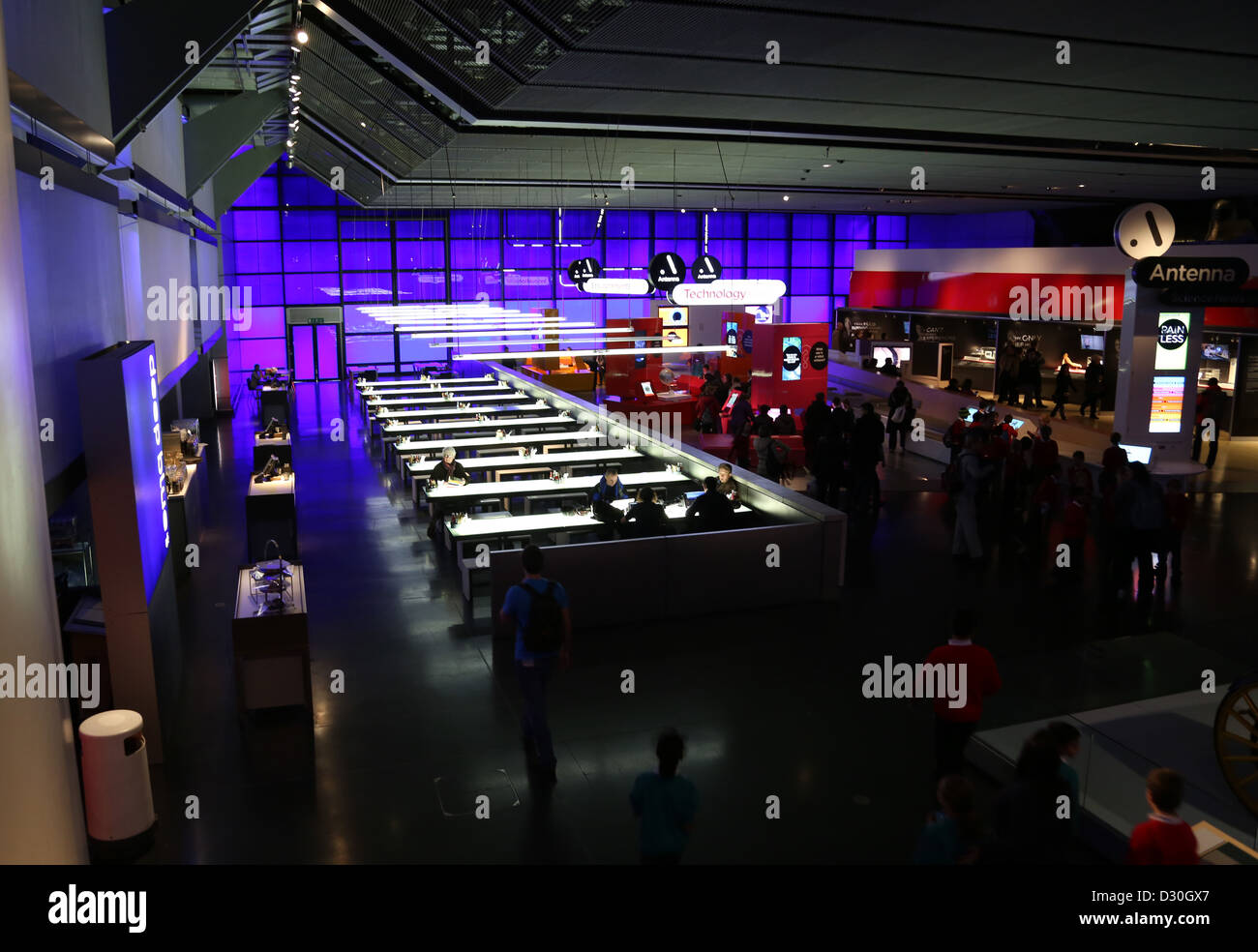 Caffetteria del Museo della Scienza di mangiare luogo insolito tabelle Foto Stock