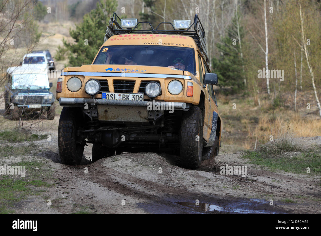 Senftenberg, Germania, terreno del veicolo durante la marcia su terreni accidentati Foto Stock
