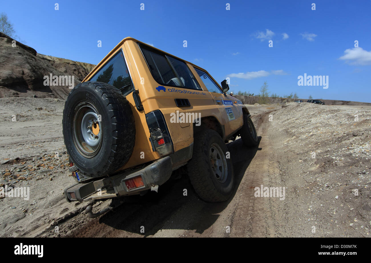 Senftenberg, Germania, terreno veicolo viaggia su un terreno accidentato Foto Stock