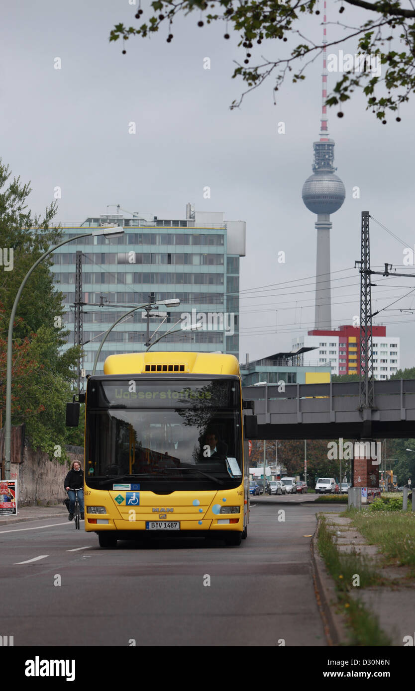 Berlino, Germania, con idrogeno-powered autobus in città Foto Stock