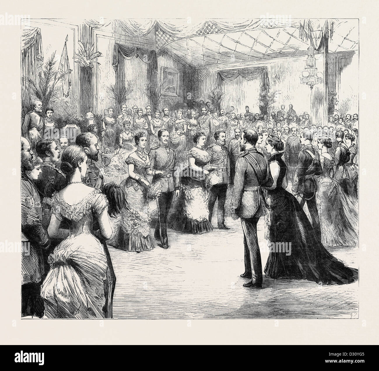 Il principe e la principessa di Galles alla onorevole compagnia di artiglieria della palla: l'apertura quadriglia Foto Stock