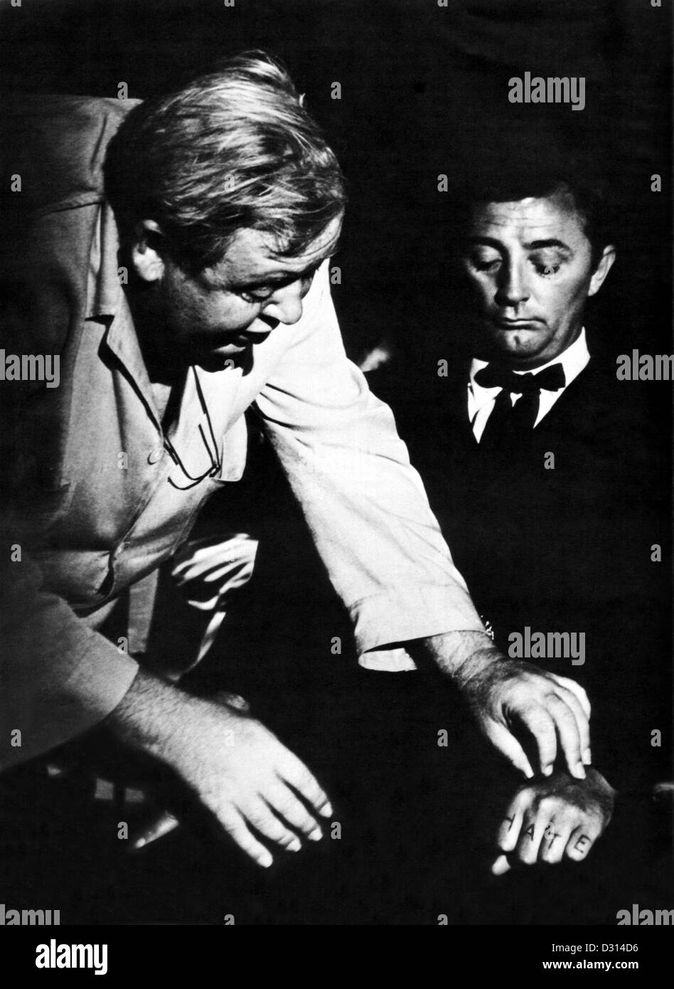 Charles Laughton, Robert Mitchum Foto Stock