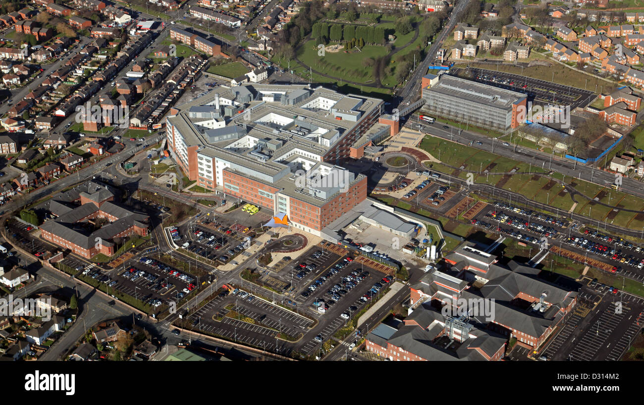 Vista aerea del Whiston Hospital parte della St Helens & Knowsley insegnamento Hospital NHS Trust, Prescot,Merseyside Foto Stock