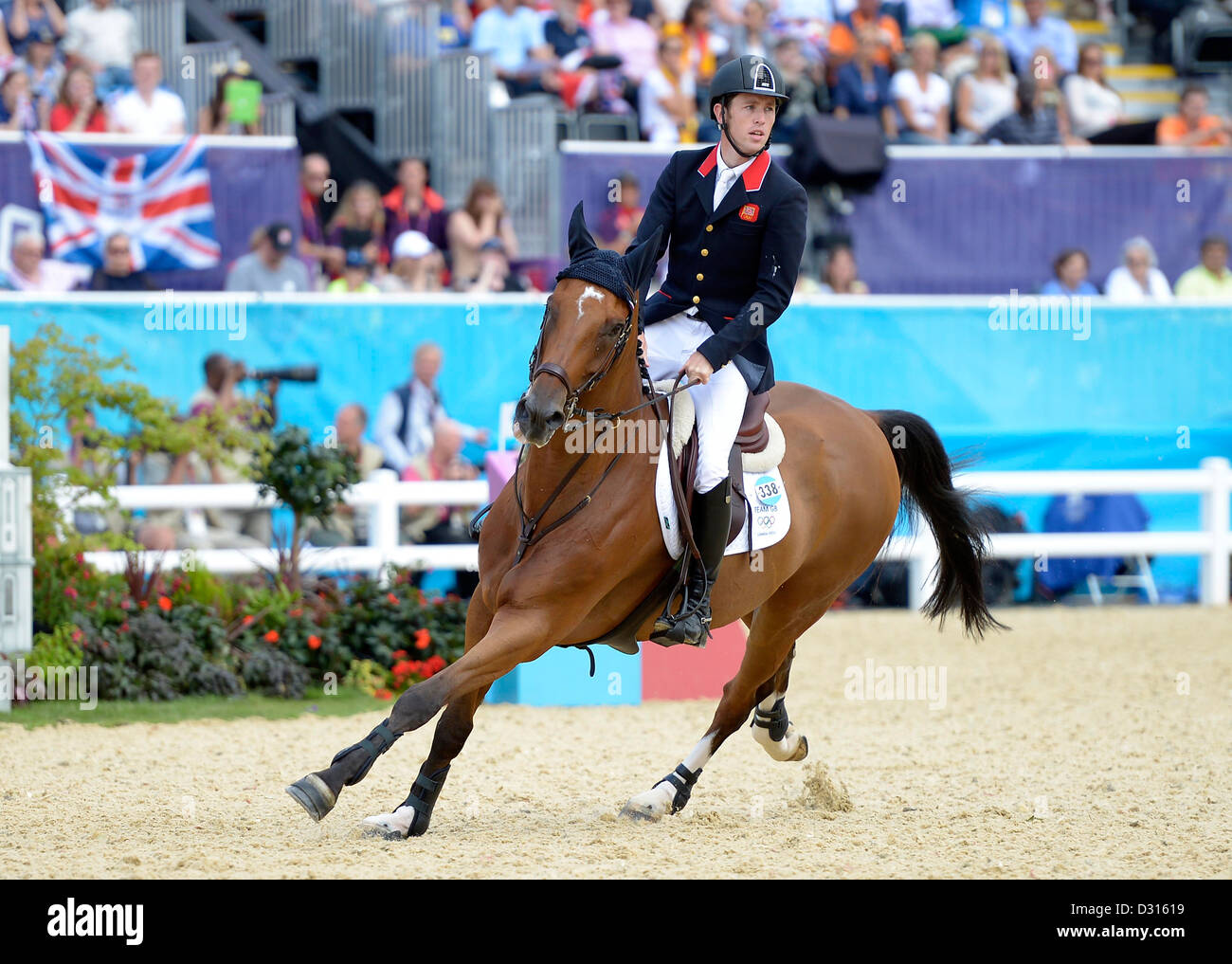 Scott insolente riding Ciao Sanctos (GBR, Gran Bretagna). Showjumping individuali Foto Stock