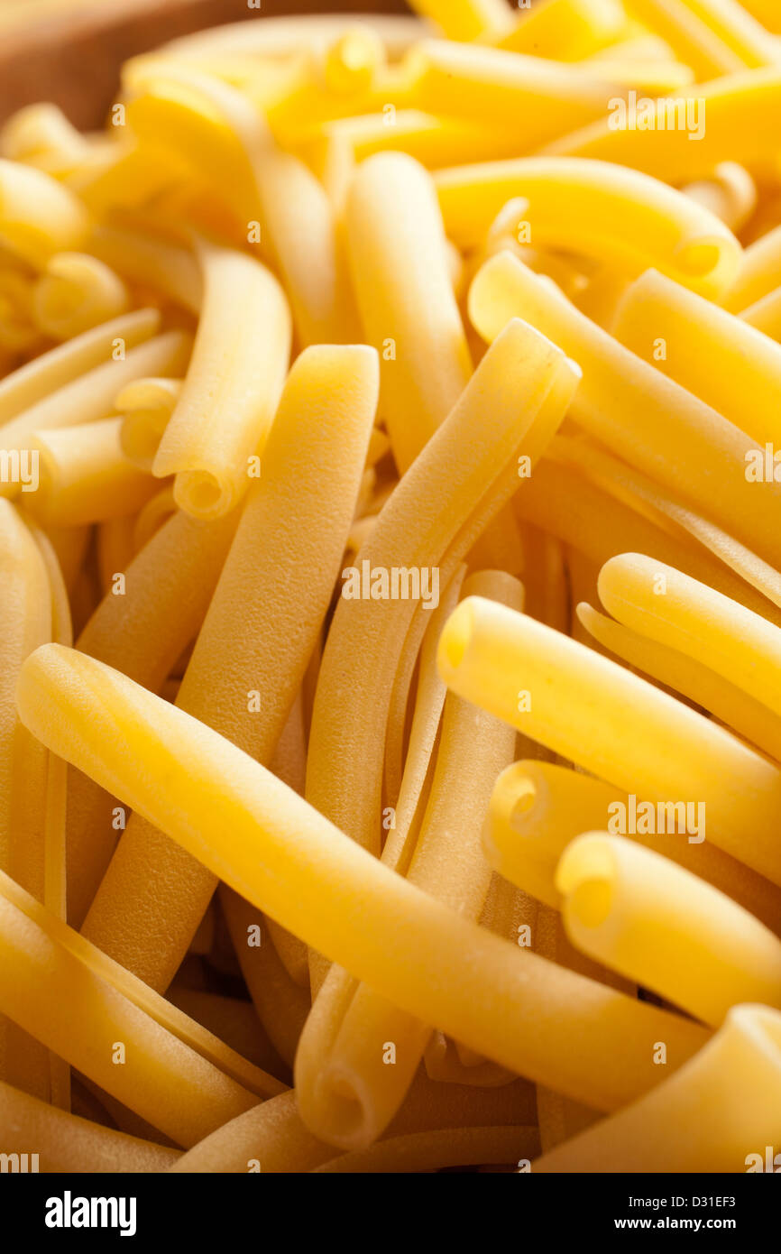 Maccheroni nella sua classica forma italiana Foto Stock