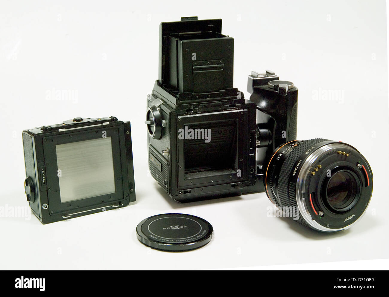 Zenza Bronica SQ è una fotocamera di medio formato nota per la sua ingegneria di precisione e l'acquisizione di immagini di alta qualità. È stato ampiamente utilizzato dai fotografi professionisti durante gli anni '1980 e '1990 Foto Stock