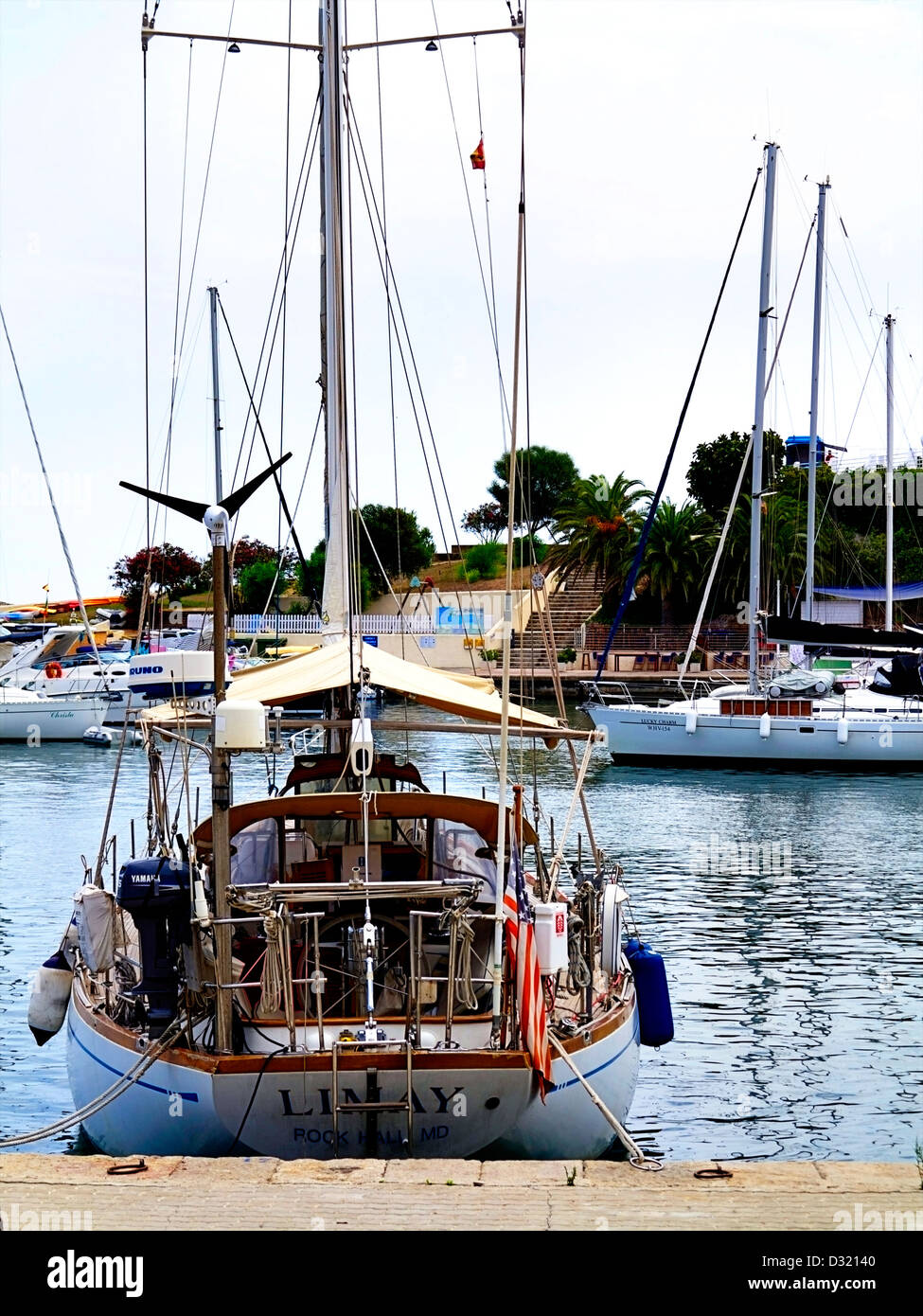 Porto Cristo Porto è un porto naturale che ancora le case piccole barche di pescatori sulla costa orientale di Mallorca Foto Stock