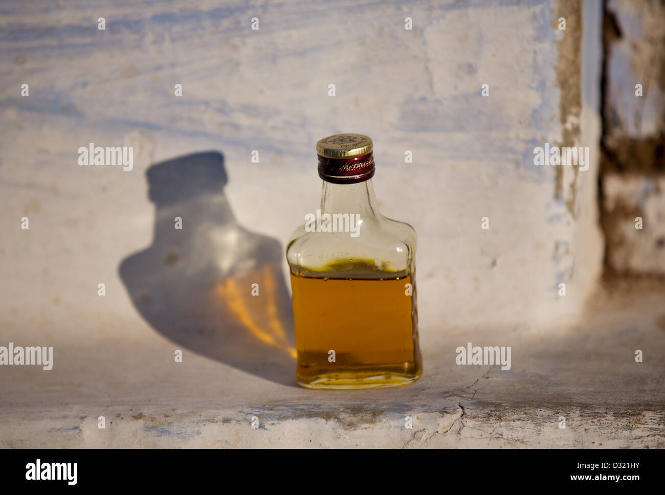 Bottiglia di whiskey in Madhya Pradesh India Foto Stock