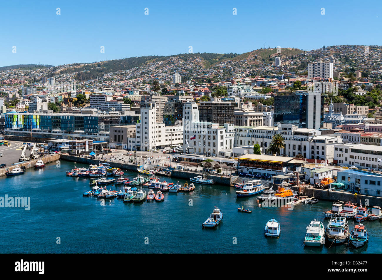 City scape di Valparaiso come visto dal porto. Foto Stock