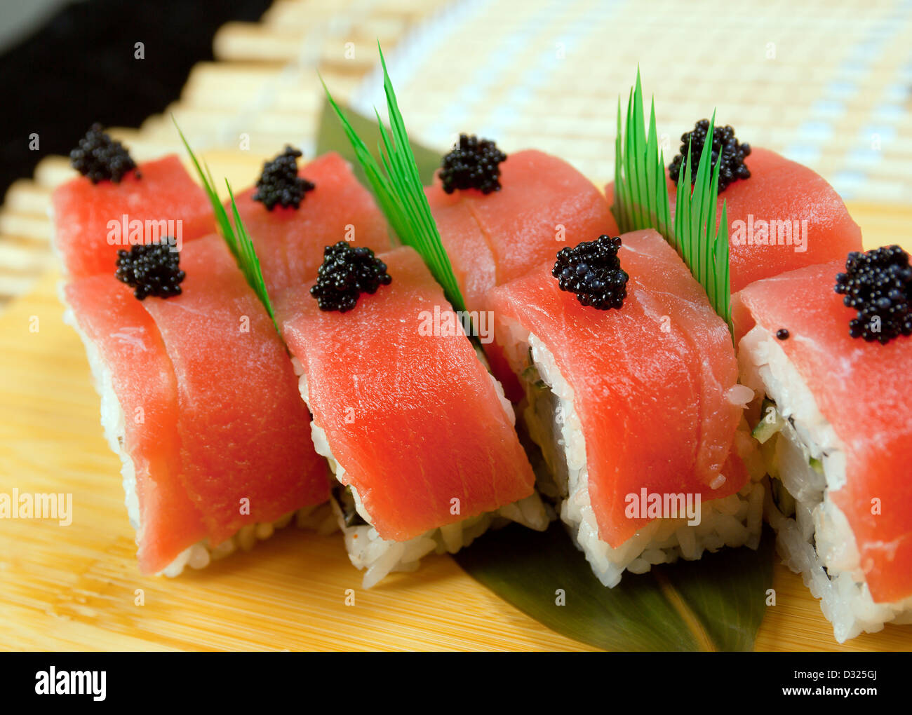 I sushi giapponesi La cucina . tradizionale cibo giapponese.Rotolo di tonno Foto Stock