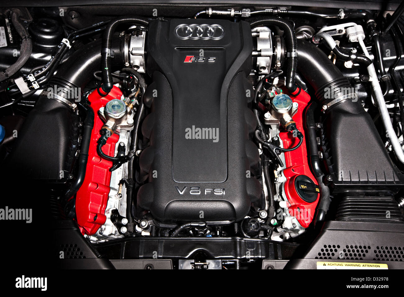 Audi RS5 motore dettaglio, Winchester, England, Regno Unito Foto Stock