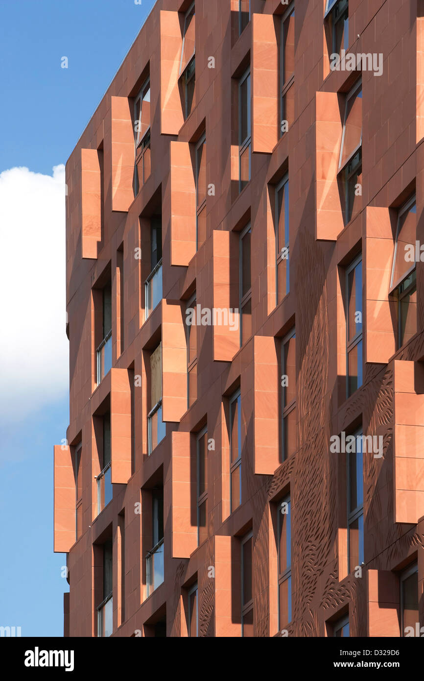 Wellington House, London, Regno Unito. Architetto: John McAslan & Partners, 2012. Dettaglio della facciata e le alette in muratura. Foto Stock