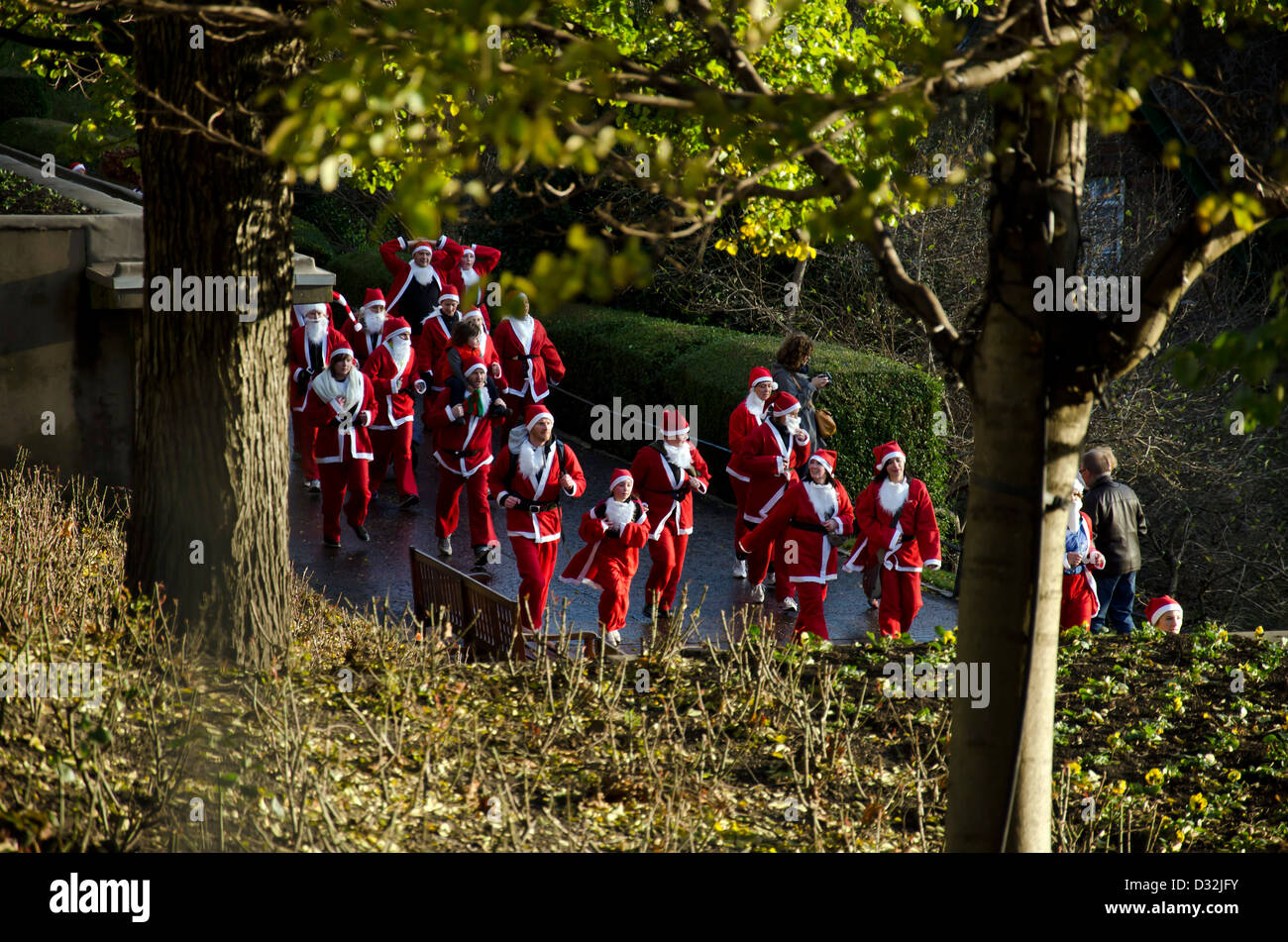 La carità 'Santa Esecuzione' in Princes Street Gardens, Edimburgo, Scozia. Foto Stock