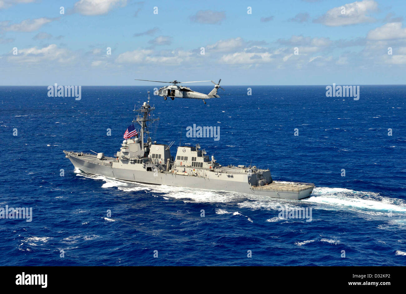 La classe Arleigh-Burke guidato-missile destroyer USS William Lawrence (DDG 110) Foto Stock