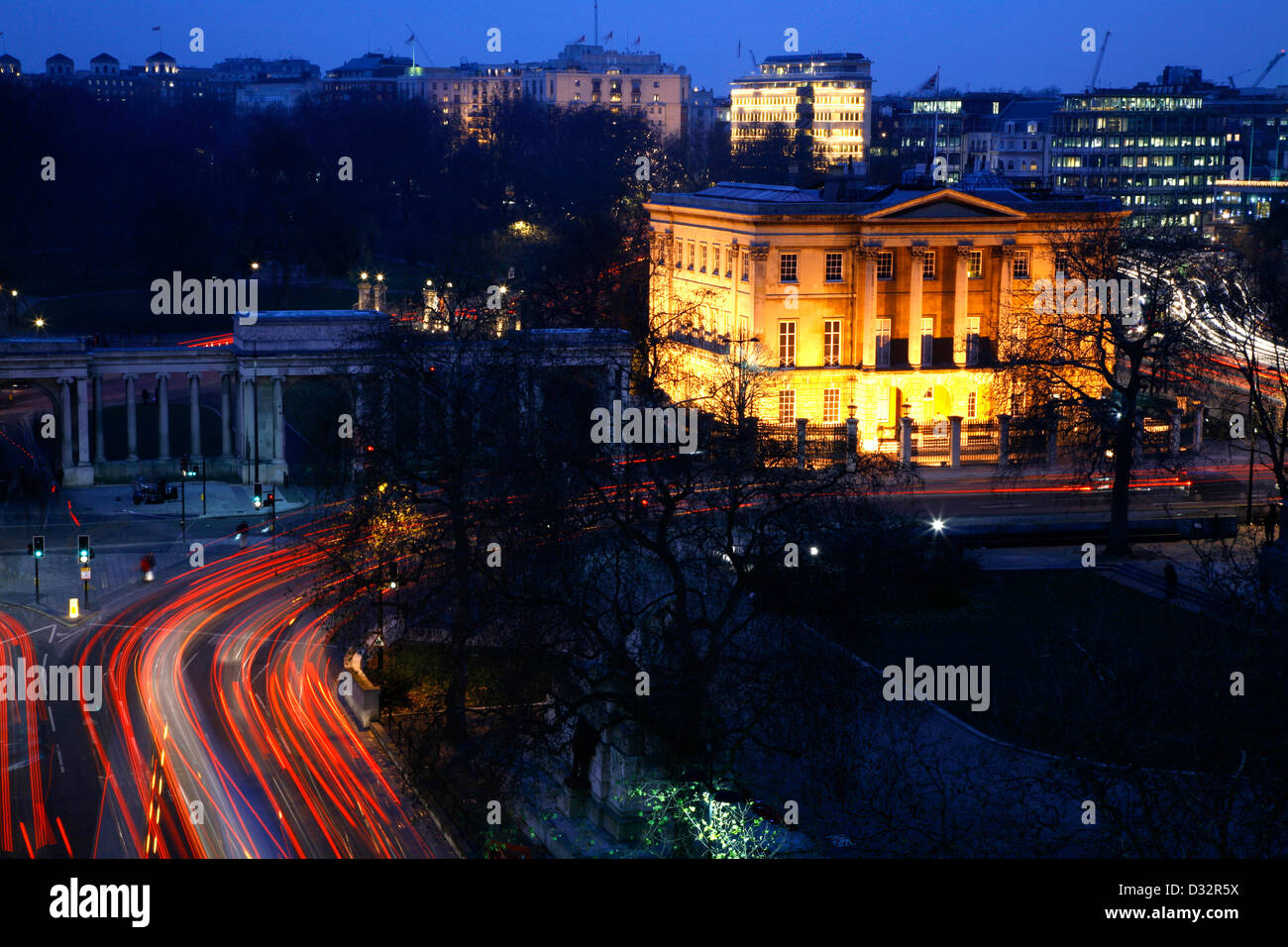 Apsley House e Hyde Park schermo su Hyde Park Corner, Londra, Regno Unito Foto Stock