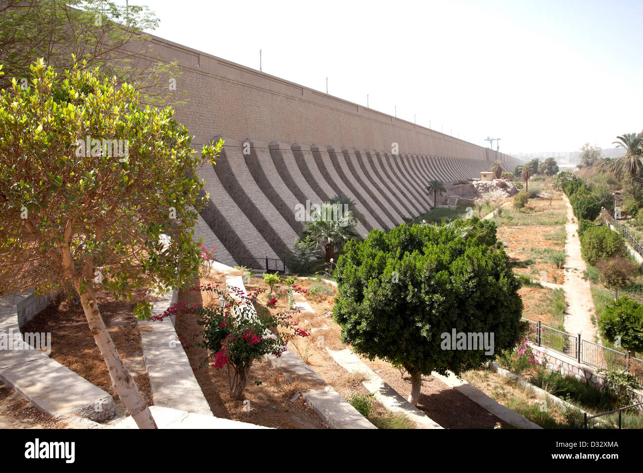 Diga di Assuan sul fiume Nilo in Egitto costruita dagli Inglesi tra 1898 - 1902 Foto Stock
