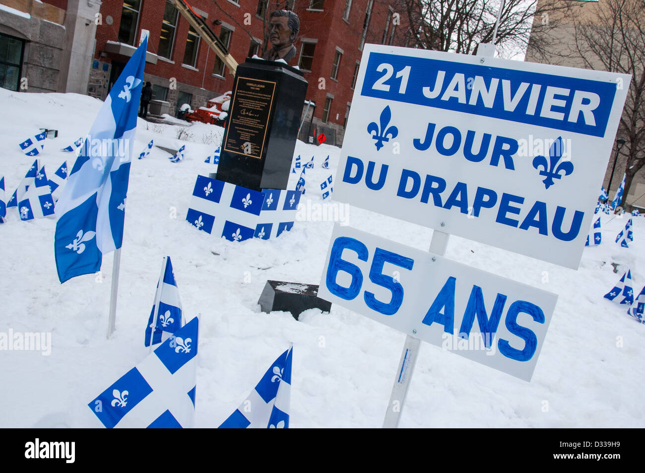 Montreal, Quebec : 21 gennaio è Fleurdelisé giorno ( la bandiera del Quebec giorno) . Ulteriori informazioni nel campo descrizione. Foto Stock