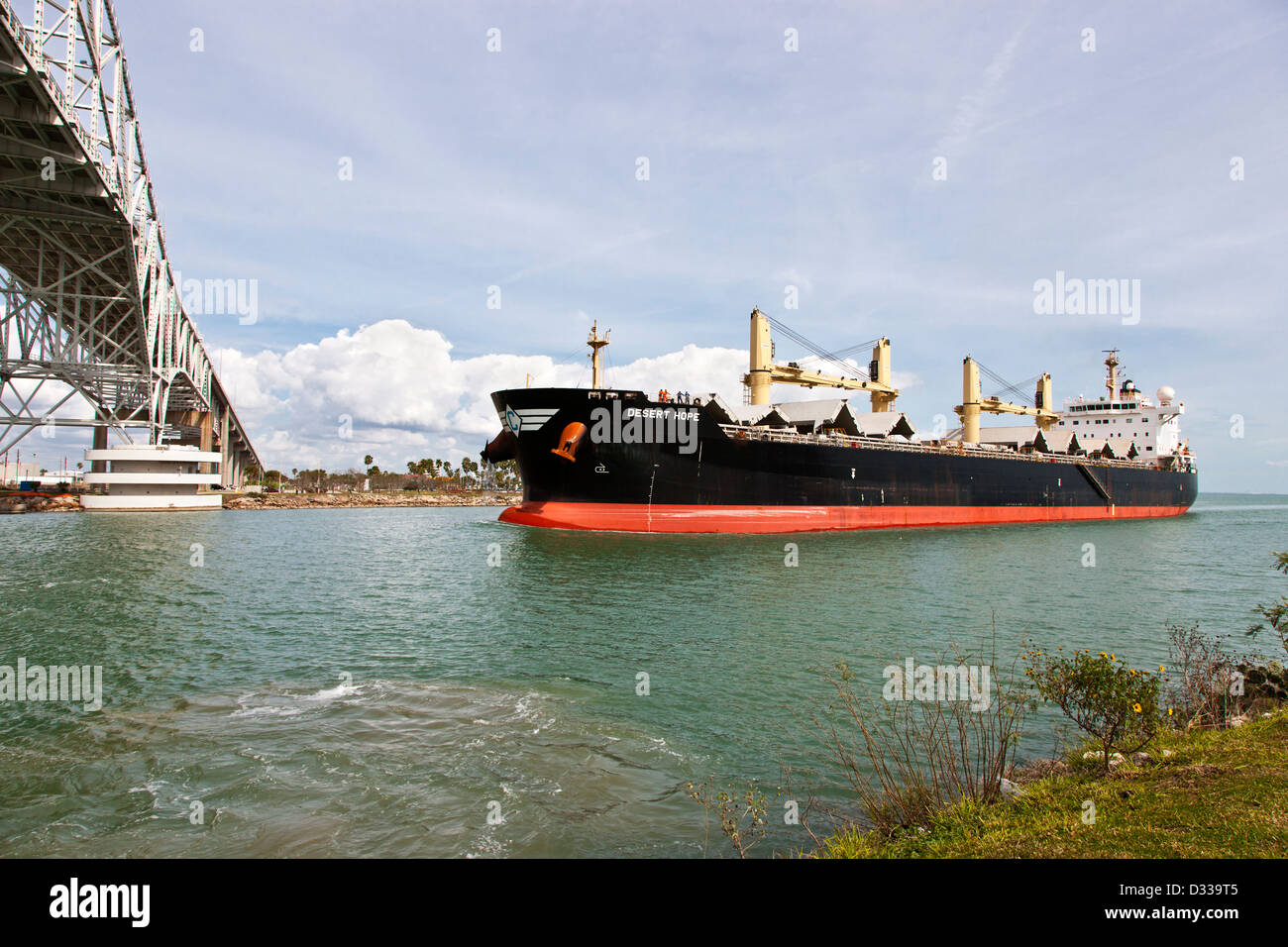 Cargo il trasporto di granella, entrando in porto del Corpus Christi, Texas Foto Stock