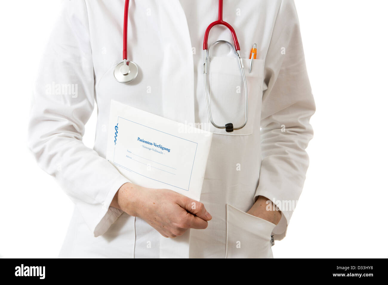 Medico con una vita sarà il documento di un paziente. Immagine simbolica della medicina. Foto Stock